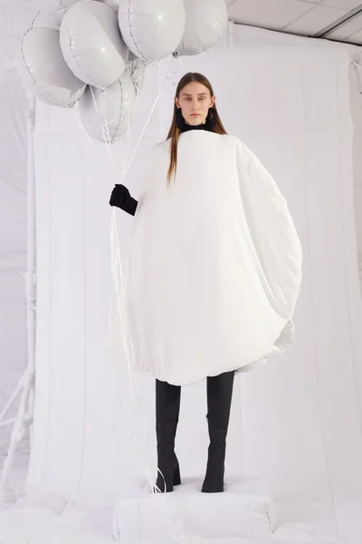 Look 10